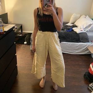 ‼️SOLD‼️ Cute Flowy Yellow Pants 💛